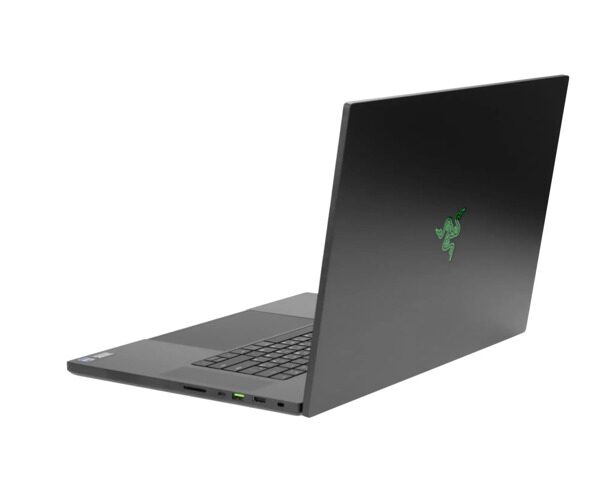 razer-blade-18-Mytexno 04